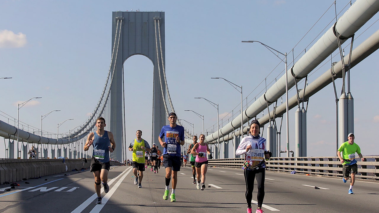 Jepkosgei wins NYC in 1st marathon, Kamworor takes men's